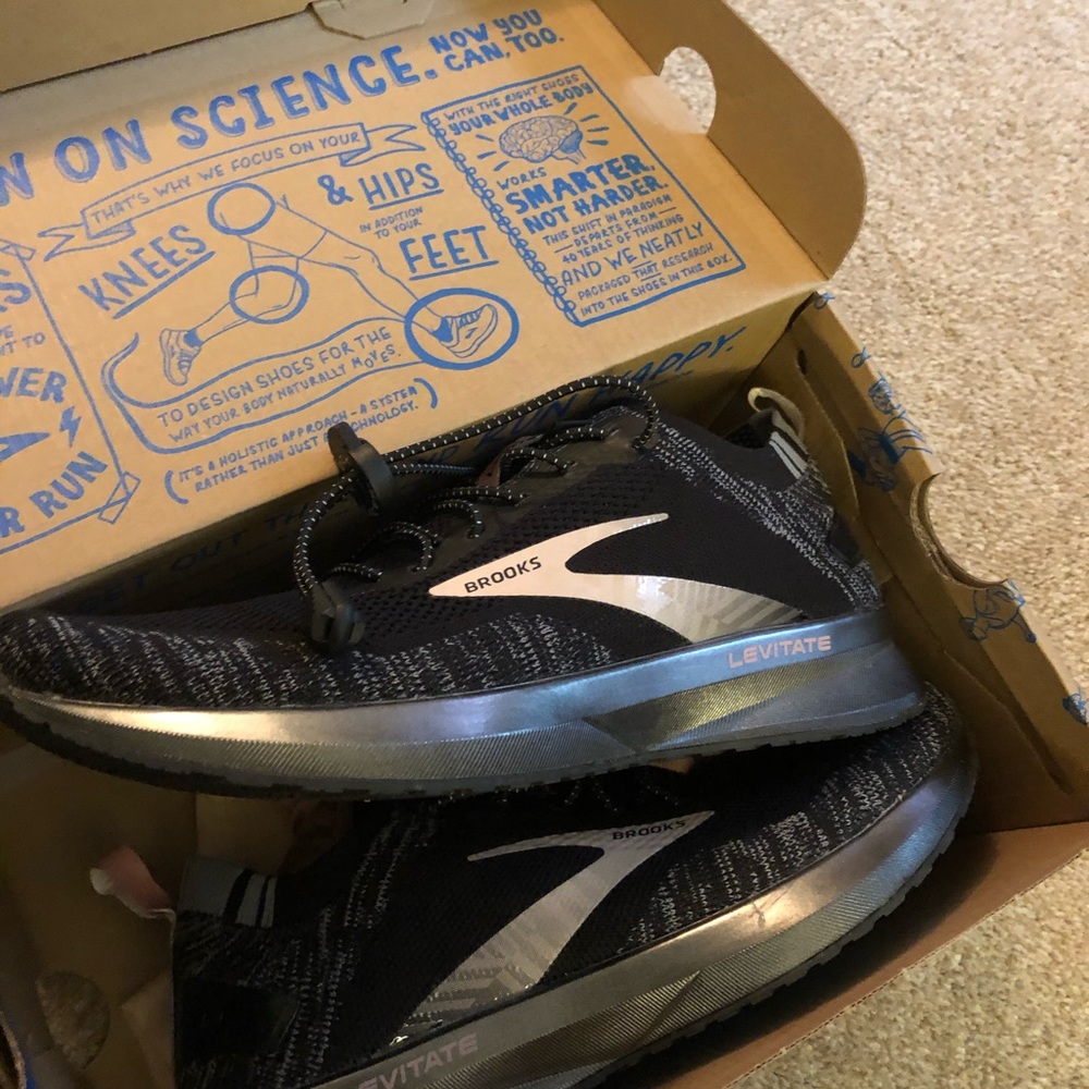 Women’s size 8.5 Brooks Levitate 4 running shoes